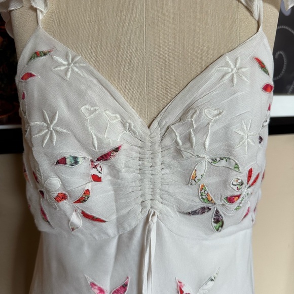 Farm Rio by Anthropologie White Embroidered Floral Maxi Dress. Size 4 - Picture 5 of 15